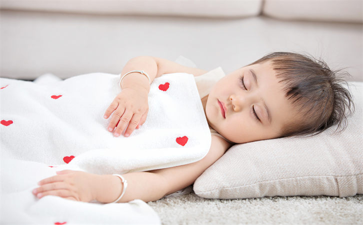 新生儿张嘴睡觉正常吗，这时候家长应该怎么办？2