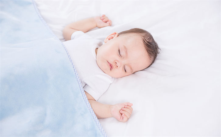 新生儿张嘴睡觉正常吗，这时候家长应该怎么办？3